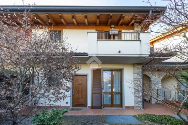 casa indipendente in vendita a Pozzo d'Adda