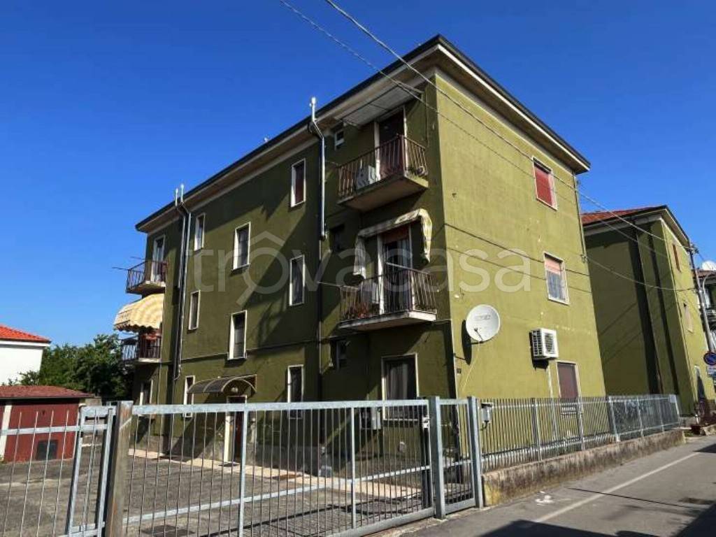 appartamento in vendita a Pozzo d'Adda in zona Bettola