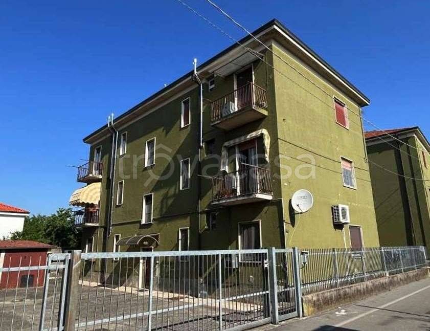 appartamento in vendita a Pozzo d'Adda in zona Bettola