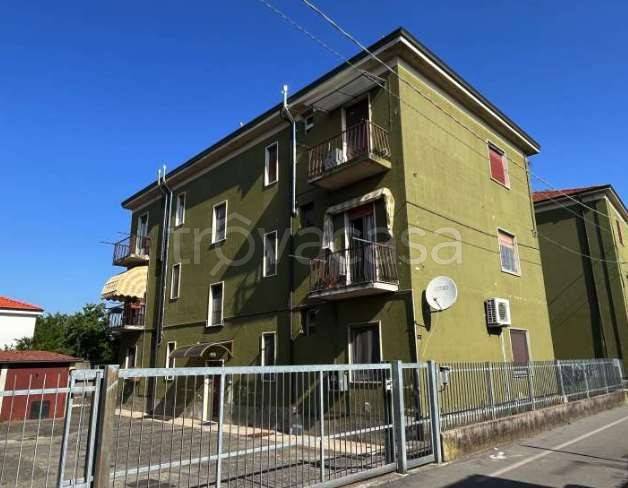 appartamento in vendita a Pozzo d'Adda in zona Bettola