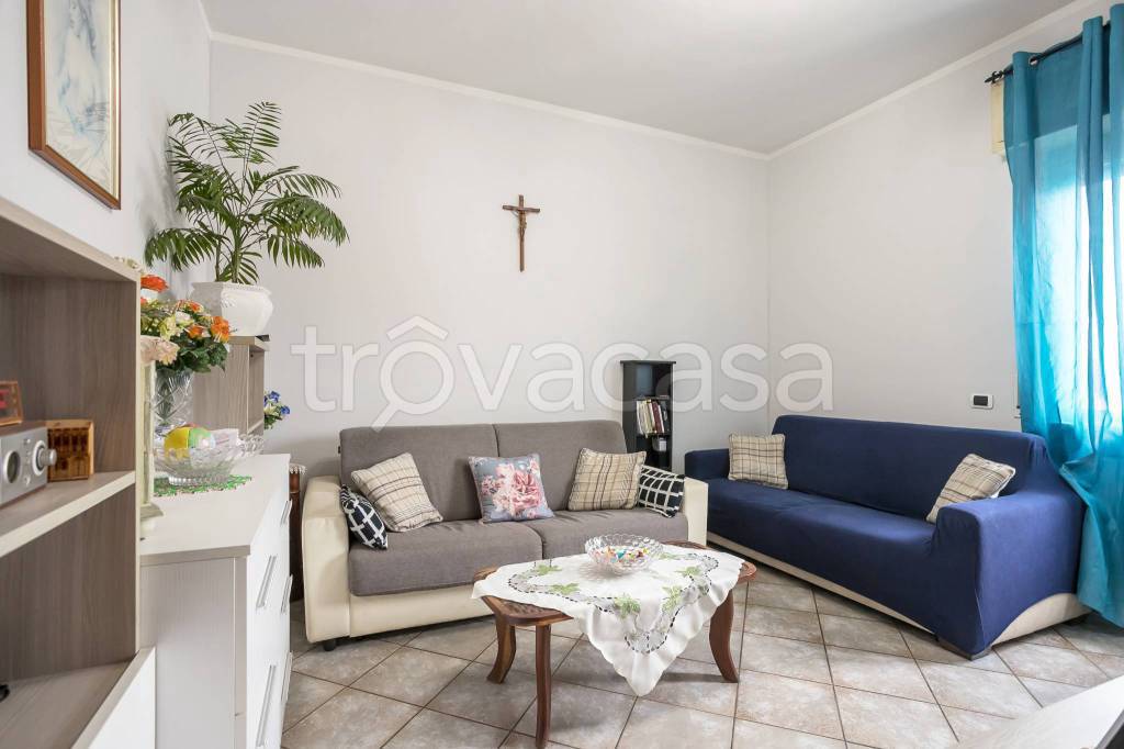 appartamento in vendita a Pozzo d'Adda in zona Bettola