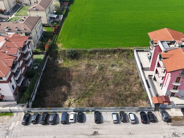 terreno edificabile in vendita a Pozzo d'Adda