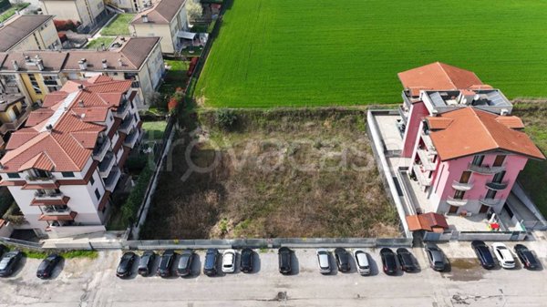 terreno edificabile in vendita a Pozzo d'Adda