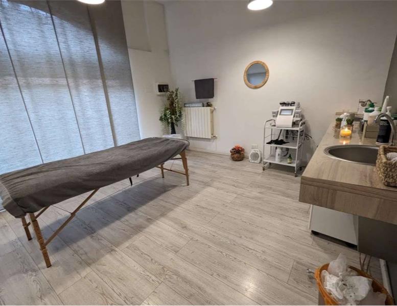 negozio in vendita a Pozzo d'Adda in zona Bettola
