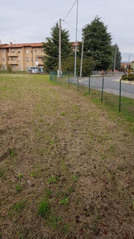 terreno edificabile in vendita a Pozzo d'Adda