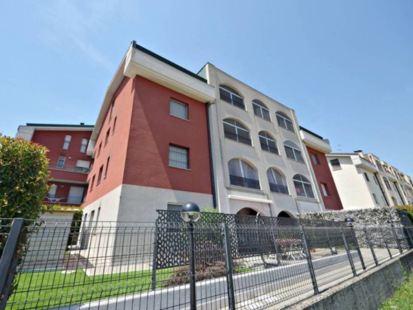 appartamento in vendita a Pozzo d'Adda in zona Bettola