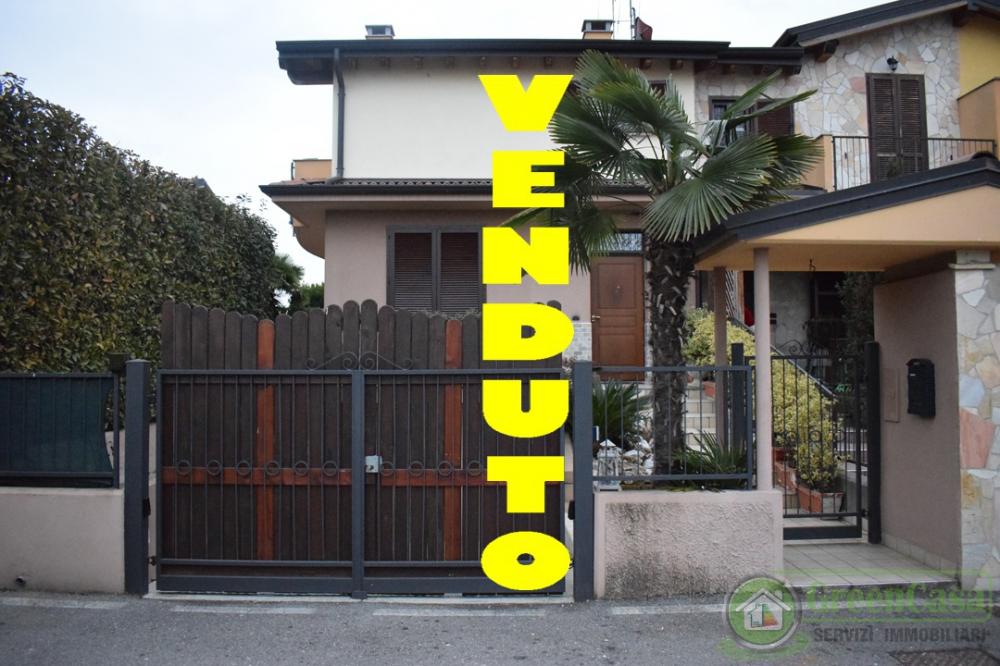 casa indipendente in vendita a Pozzo d'Adda in zona Bettola