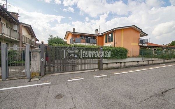 box auto in vendita a Pozzo d'Adda in zona Bettola