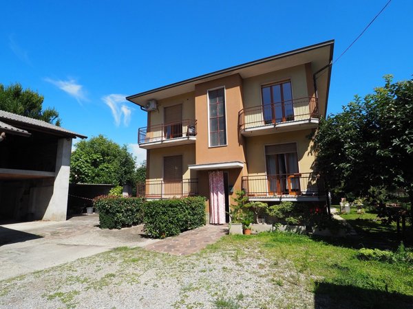 appartamento in vendita a Pozzuolo Martesana in zona Trecella