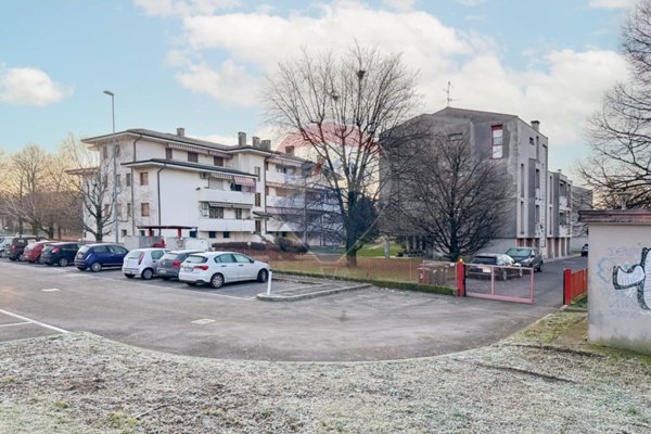 appartamento in vendita a Pozzuolo Martesana in zona Trecella
