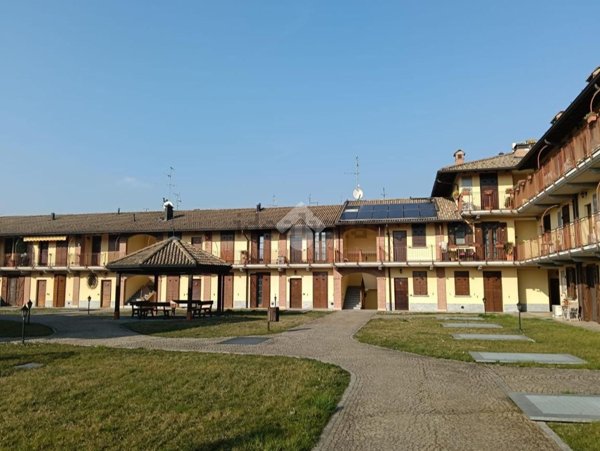 appartamento in vendita a Pozzuolo Martesana in zona Trecella