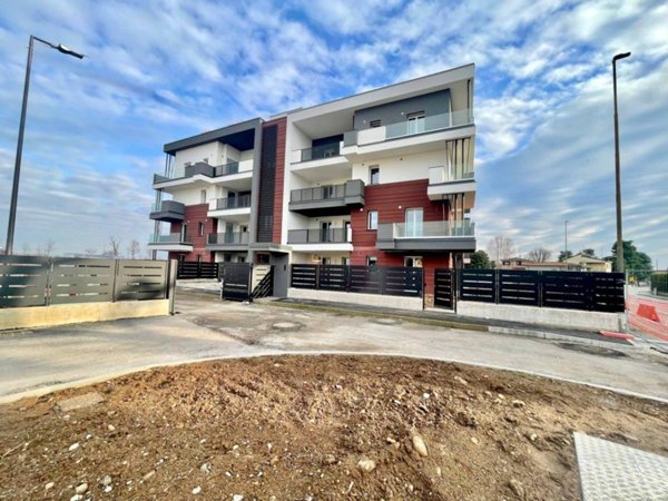 appartamento in vendita a Pozzuolo Martesana in zona Trecella