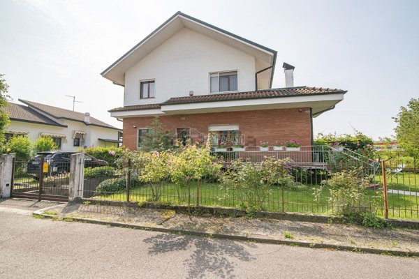 casa indipendente in vendita a Pozzuolo Martesana