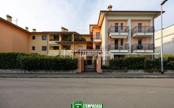 appartamento in vendita a Pozzuolo Martesana in zona Trecella