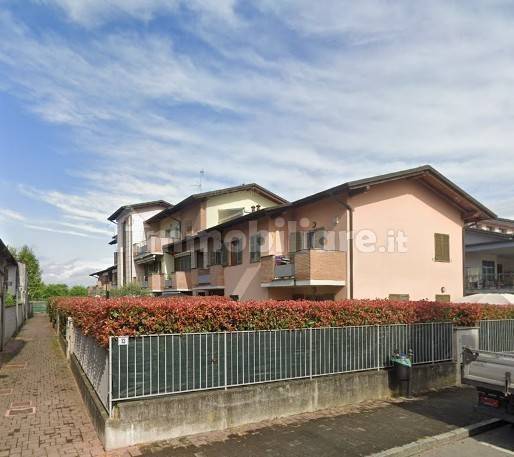 appartamento in vendita a Pozzuolo Martesana in zona Trecella