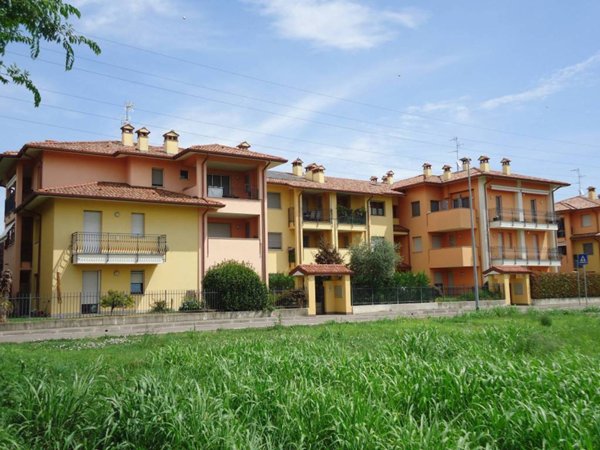 appartamento in vendita a Pozzuolo Martesana in zona Trecella