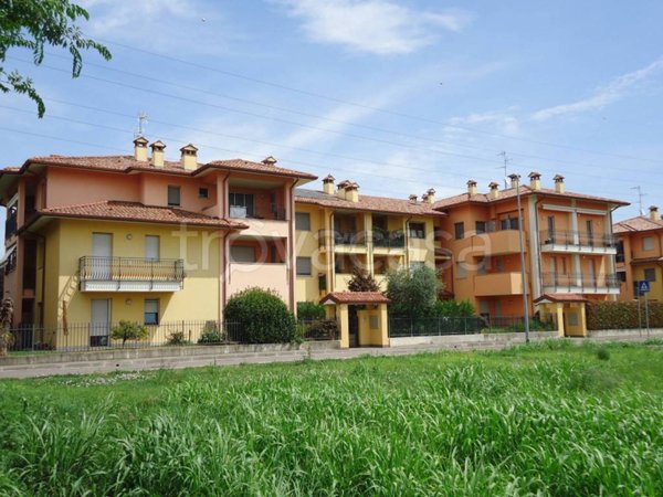 appartamento in vendita a Pozzuolo Martesana in zona Trecella