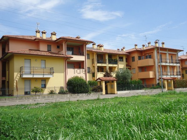 appartamento in vendita a Pozzuolo Martesana in zona Trecella
