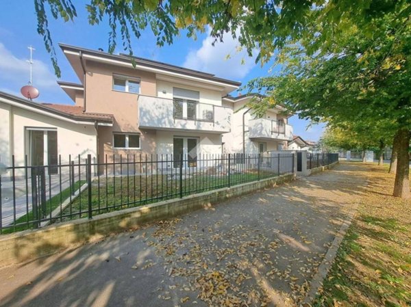 appartamento in vendita a Pozzuolo Martesana in zona Trecella