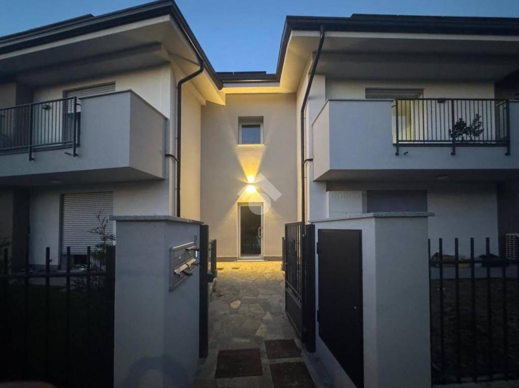 appartamento in vendita a Pozzuolo Martesana in zona Trecella