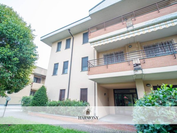 appartamento in vendita a Pozzuolo Martesana in zona Trecella