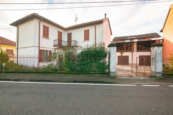 pentavano in vendita a Pozzuolo Martesana in zona Trecella