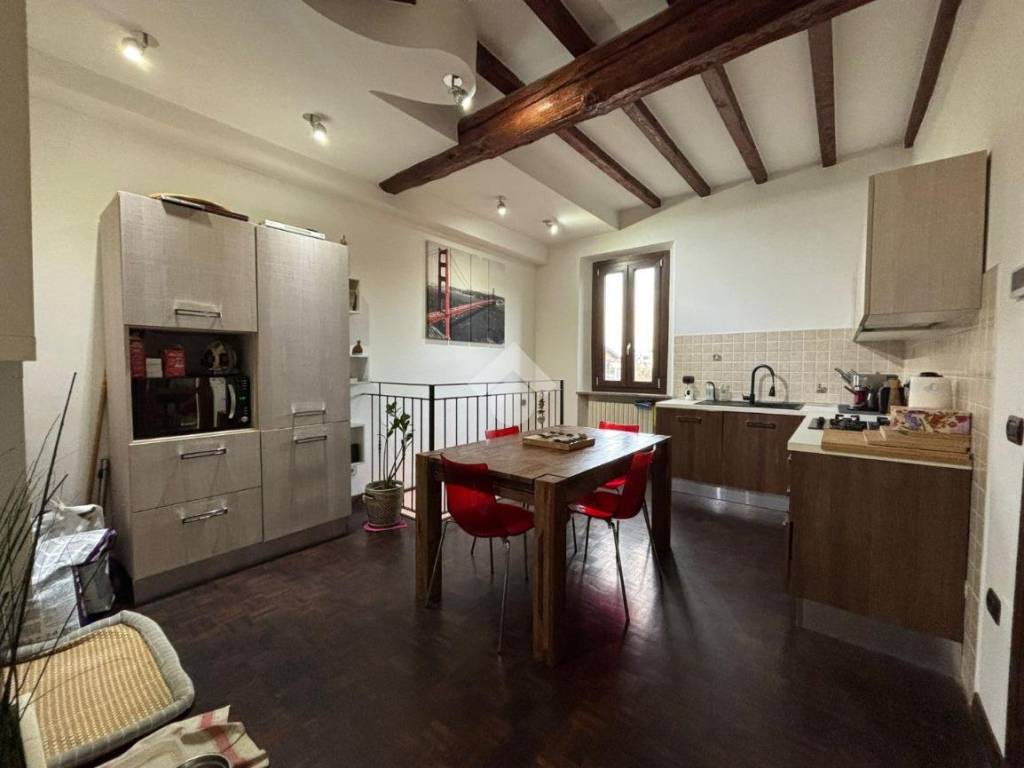 casa indipendente in vendita a Pozzuolo Martesana in zona Trecella