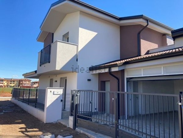 appartamento in vendita a Pozzuolo Martesana in zona Trecella