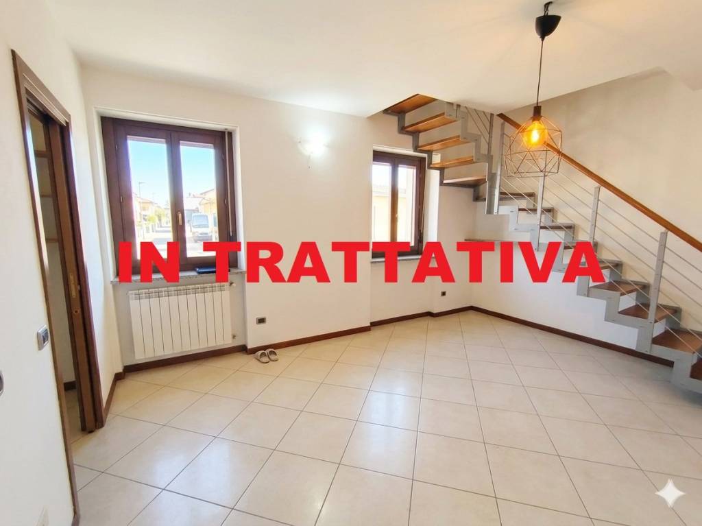 appartamento in vendita a Pozzuolo Martesana in zona Trecella