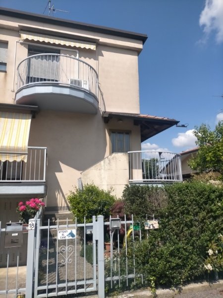 casa indipendente in vendita a Pozzuolo Martesana in zona Trecella