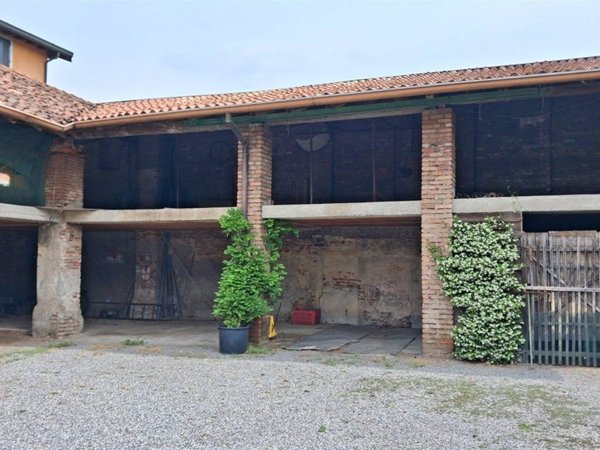 negozio in vendita a Pozzuolo Martesana