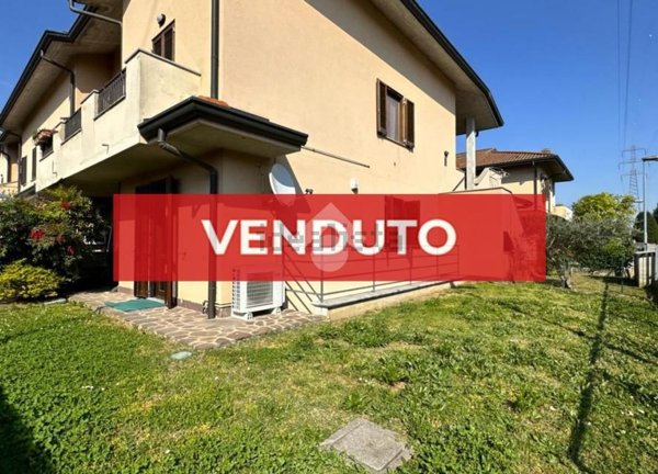 appartamento in vendita a Pozzuolo Martesana in zona Trecella