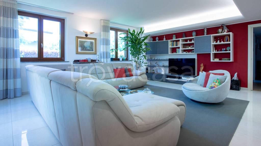 casa indipendente in vendita a Pregnana Milanese