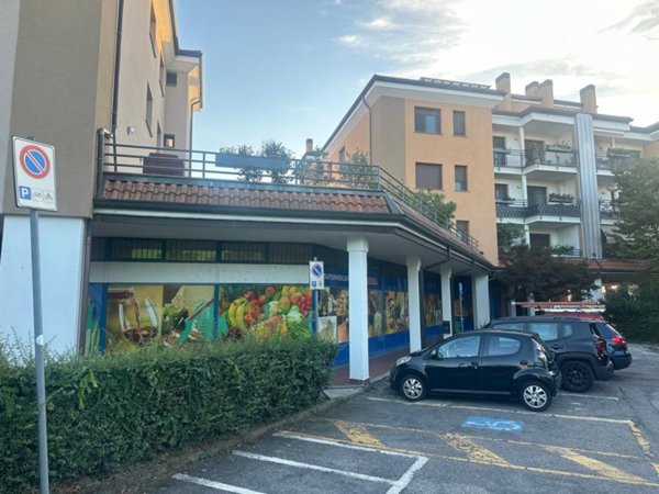negozio in vendita a Pregnana Milanese