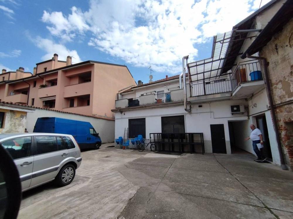 negozio in vendita a Pregnana Milanese