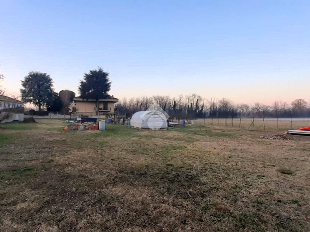 terreno agricolo in vendita a Pregnana Milanese