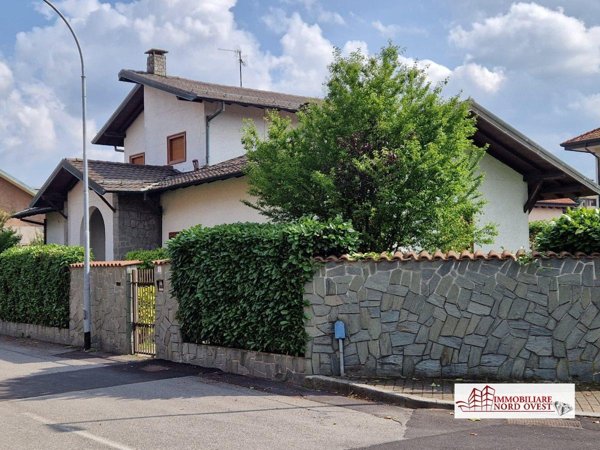 casa indipendente in vendita a Pregnana Milanese