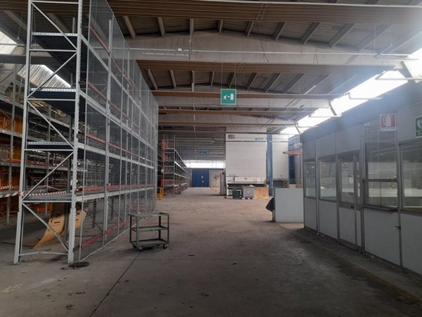 capannone in vendita a Pregnana Milanese