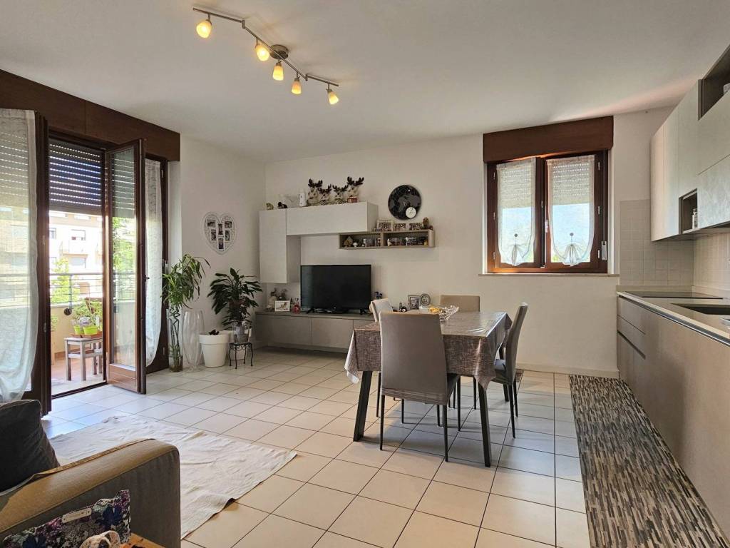 appartamento in vendita a Pregnana Milanese