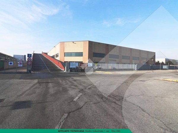 locale commerciale in vendita a Pregnana Milanese