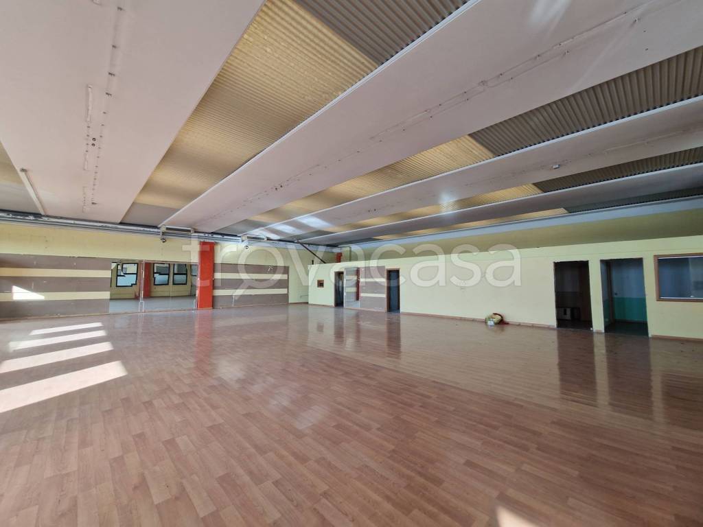 locale commerciale in vendita a Pregnana Milanese