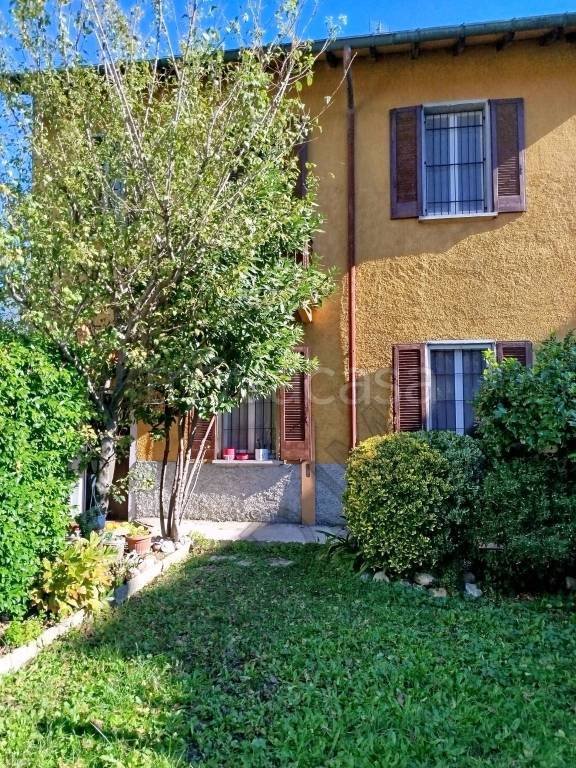 casa indipendente in vendita a Pregnana Milanese