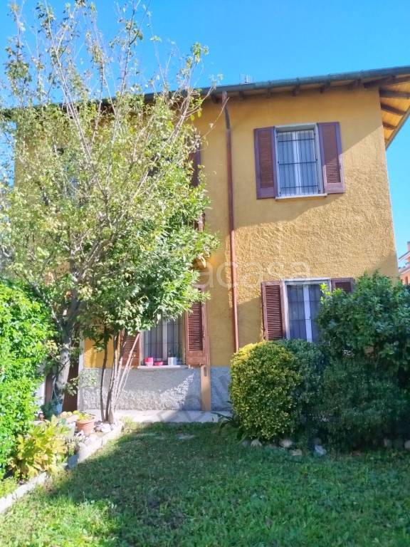 casa indipendente in vendita a Pregnana Milanese