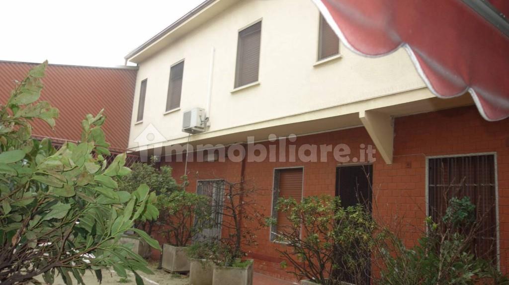 casa indipendente in vendita a Pregnana Milanese