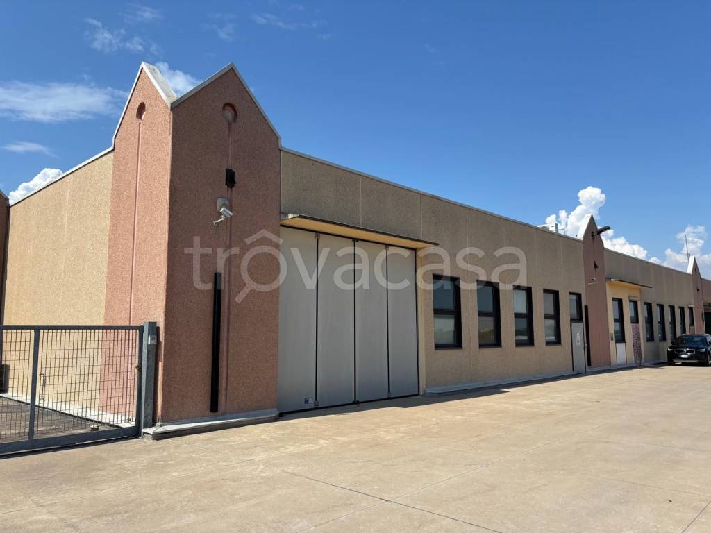 locale commerciale in vendita a Pregnana Milanese