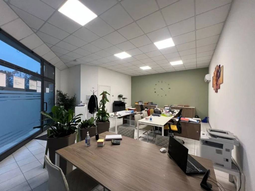 negozio in vendita a Pregnana Milanese