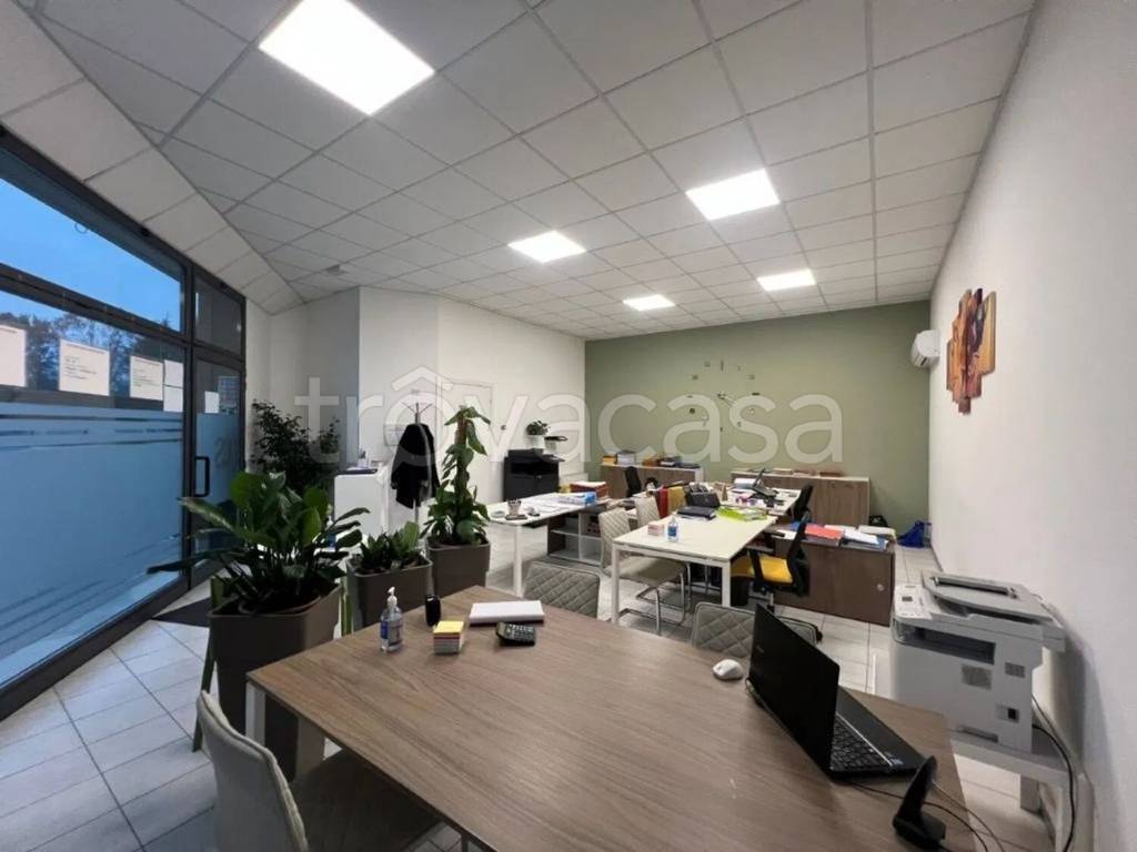 negozio in vendita a Pregnana Milanese