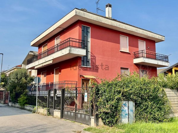 casa indipendente in vendita a Pregnana Milanese