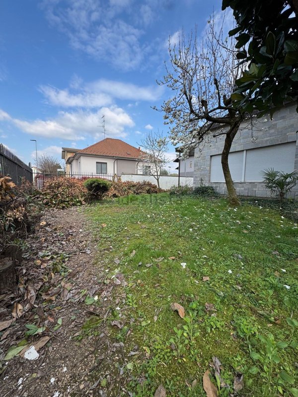 casa indipendente in vendita a Pregnana Milanese