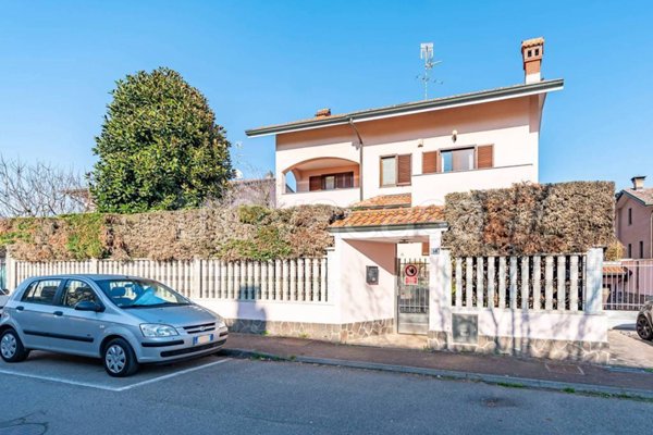 casa indipendente in vendita a Pregnana Milanese
